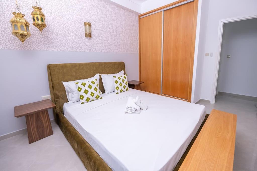 Tradition Meets Modern: 2Br Flat In Rabat Hassan エクステリア 写真