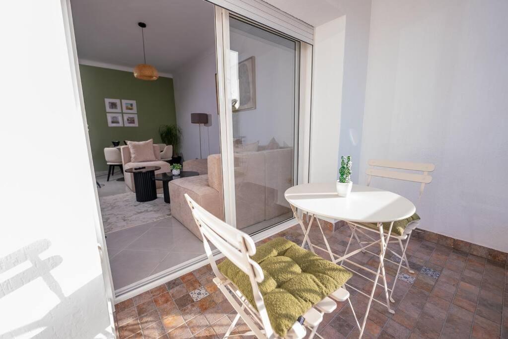 Tradition Meets Modern: 2Br Flat In Rabat Hassan エクステリア 写真