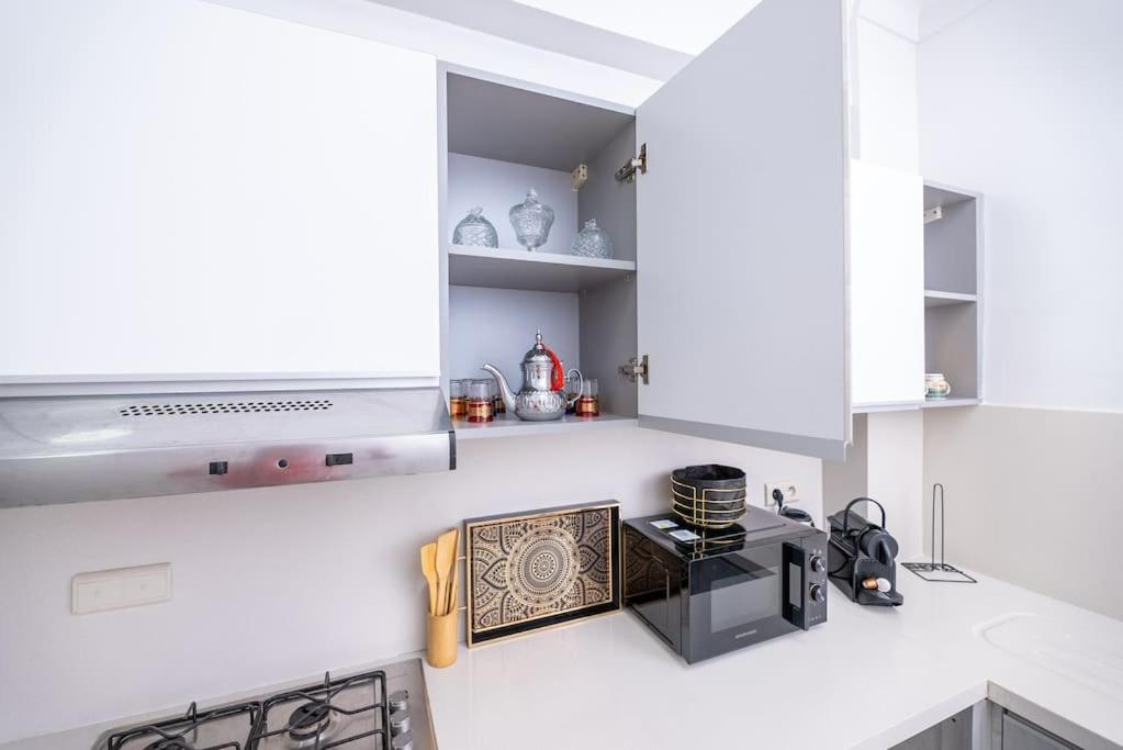 Tradition Meets Modern: 2Br Flat In Rabat Hassan エクステリア 写真